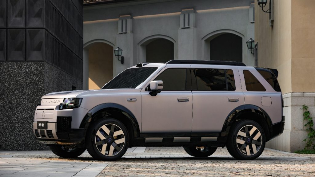 Ra mắt FREELANDER 8 First Edition và ba màu sơn hoàn thiện độc bản tại Liên hoan Sân khấu Aranya