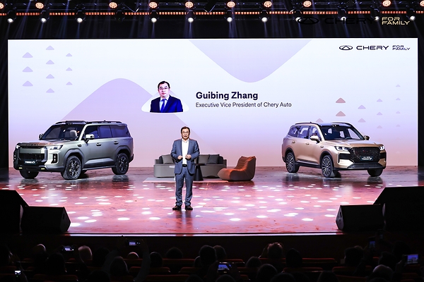 TIGGO7 và TIGGOX7 hoàn toàn mới ra mắt toàn cầu tại CHERY Brand Night, tôn vinh thông điệp "Cùng nhau. Vì gia đình"